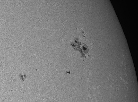 La estación espacial Tiangong 1 transita frente al Sol