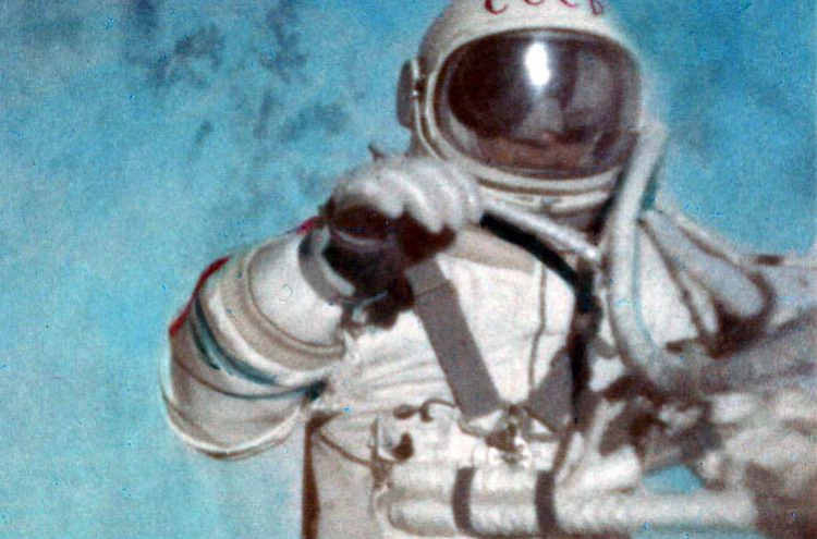 El primer astronauta que realizó un paseo espacial