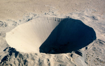 Sedan, el mayor cráter creado jamás por una explosión nuclear