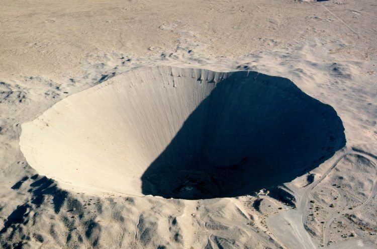 Sedan, el mayor cráter creado jamás por una explosión nuclear