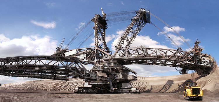 Bagger 288, la máquina más colosal jamás fabricada para operar sobre tierra firme
