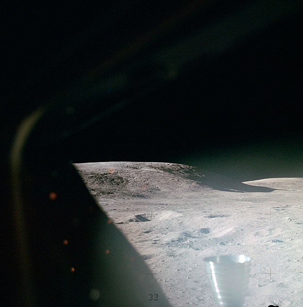 Superficie de la Luna vista desde el Módulo de Descenso Lunar Orión