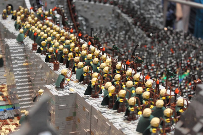 La Batalla del Abismo de Helm recreada con 150.000 piezas de Lego