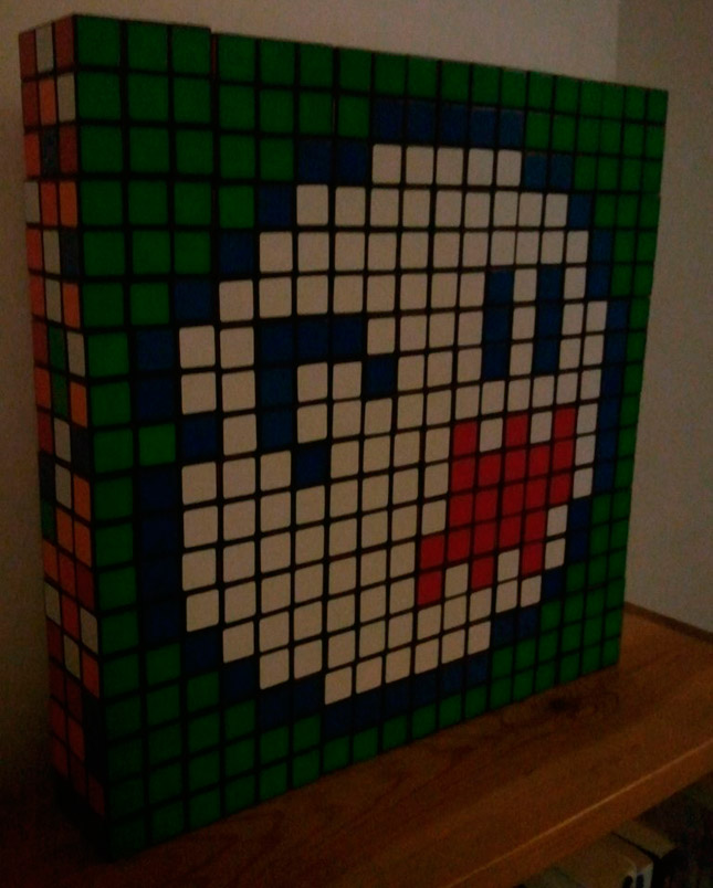 Boo representado con cubos de Rubik