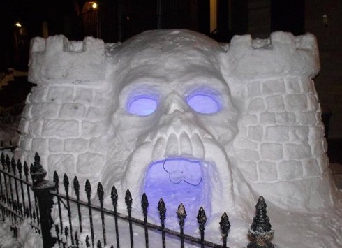 Castillo de Grayskull hecho de nieve