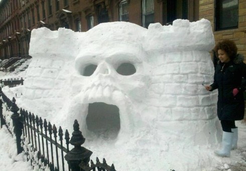 Castillo de Grayskull hecho de nieve