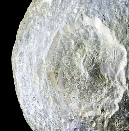 El cráter del satélite Mimas en detalle