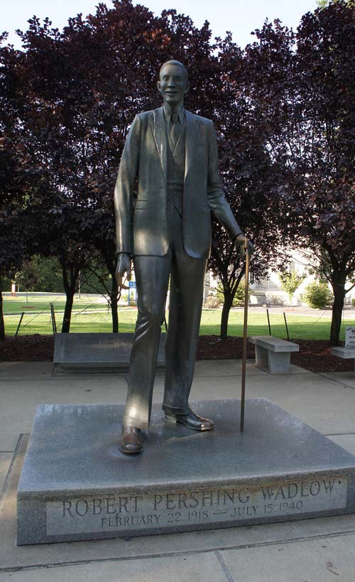 Estatua de Robert Wadlow