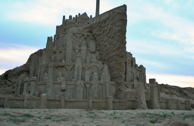 Un castillo de arena recrea Minas Tirith