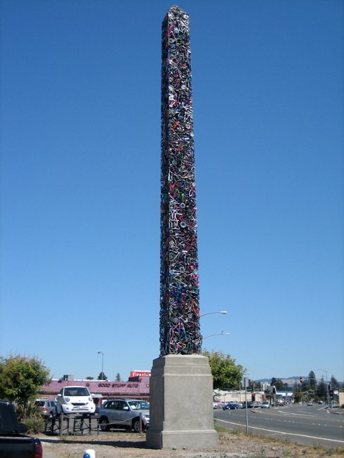 Cyclisk, un obelisco de bicicletas