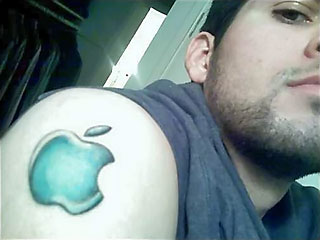 Tatuaje del símbolo de Apple