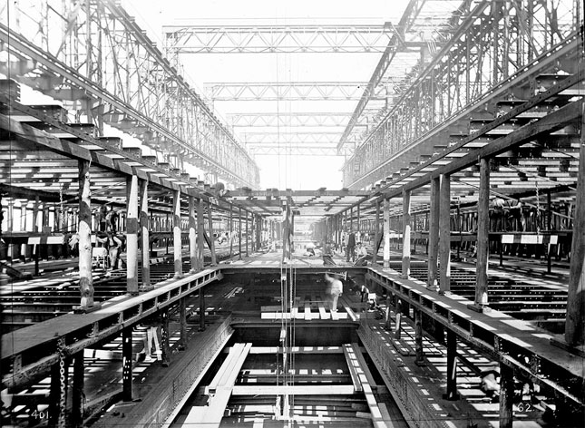 Fotografía histórica de la construcción del Titanic