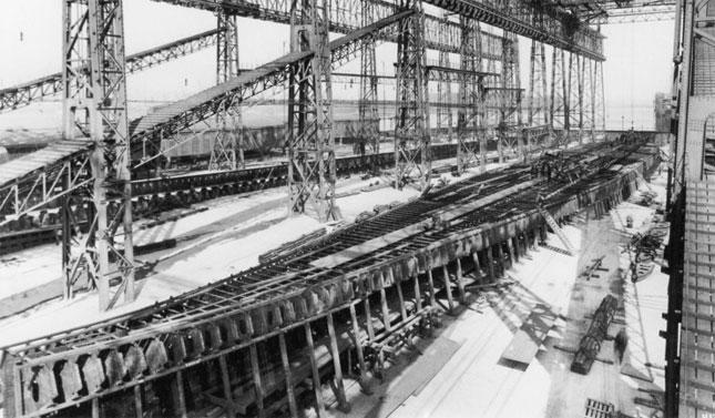 Fotografía histórica de la construcción del Titanic