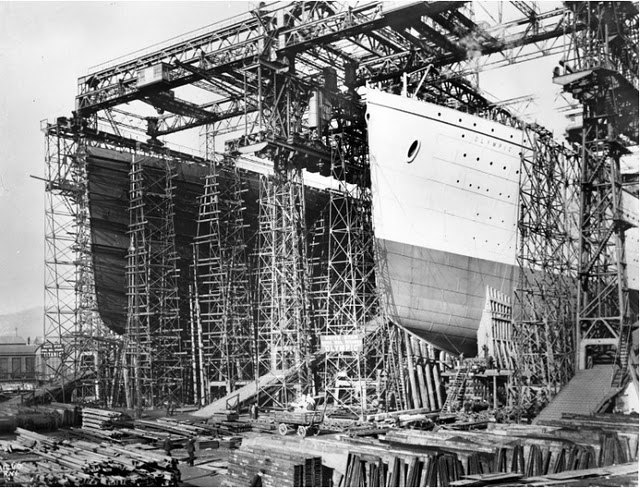 Fotografía histórica de la construcción del Titanic