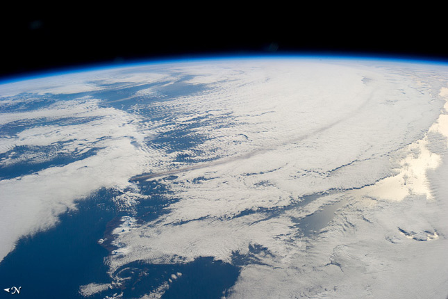 La erupción del Volcán Pavlof vista desde la Estación Espacial Internacional