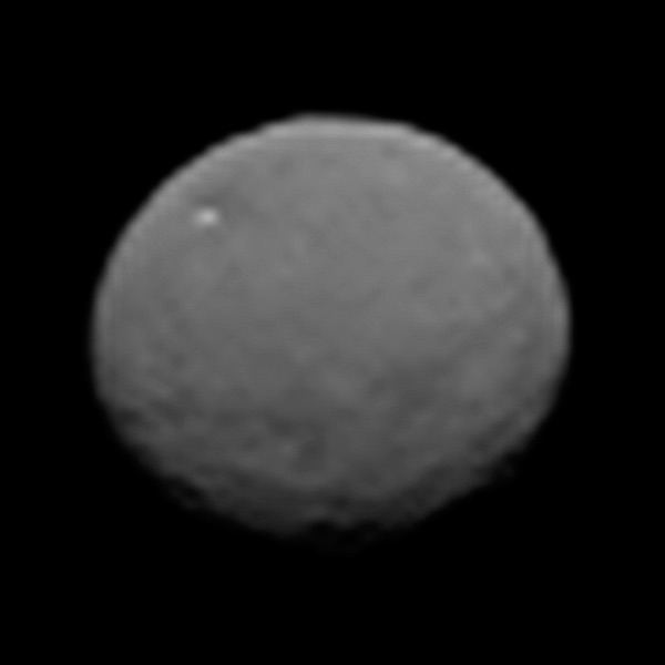 La sonda espacial Dawn envía las fotografías más nítidas sobre el planeta enano Ceres
