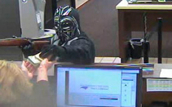 Ladrón disfrazado de Darth Vader atraca un banco