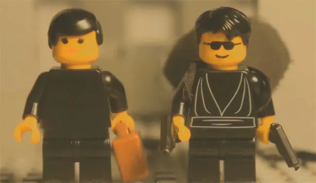 Recrean icónica escena de Matrix con Lego