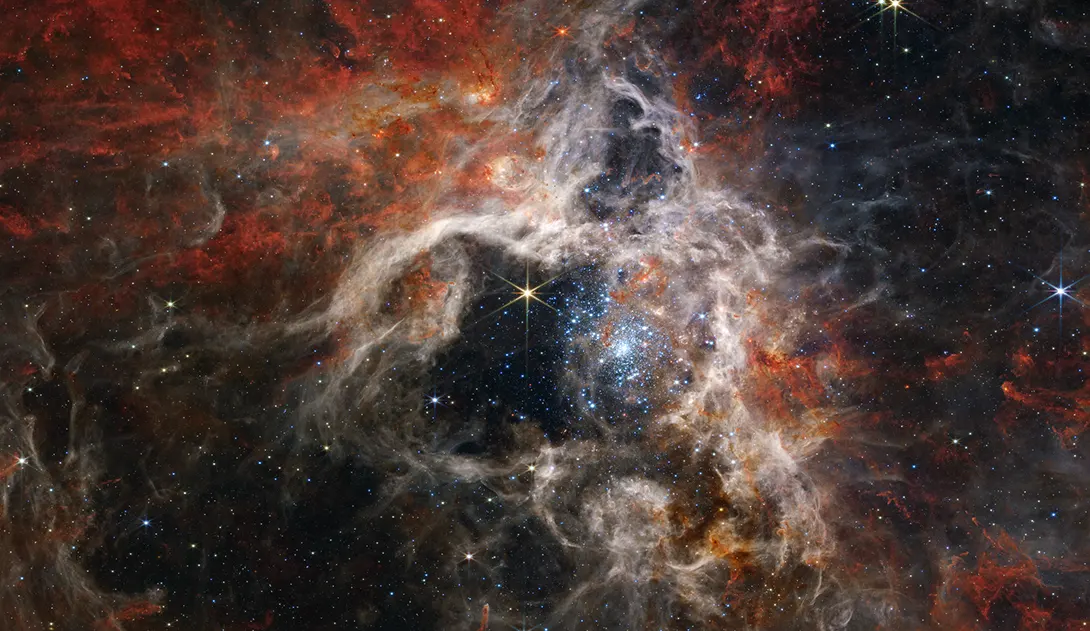 La nebulosa de la Tarántula vista por el telescopio espacial James Webb