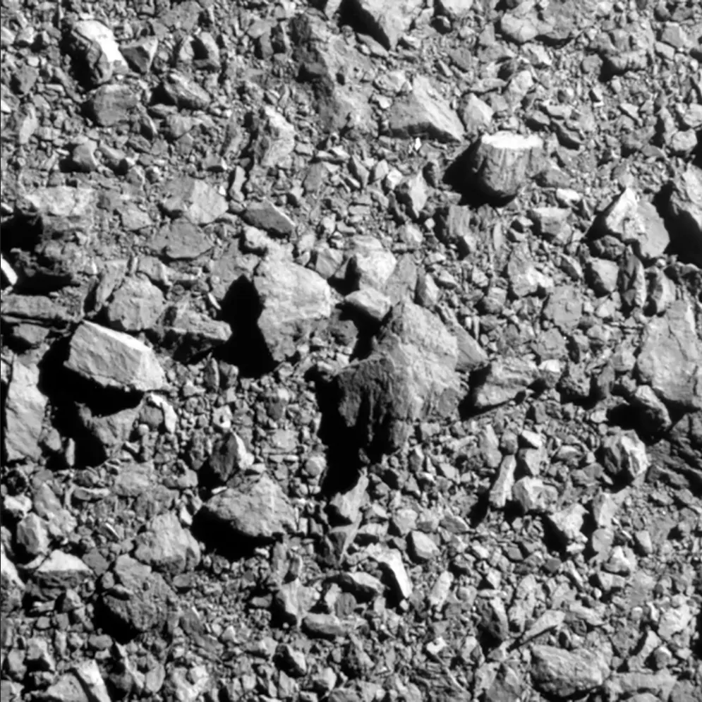 Última imagen completa tomada por la sonda DART antes de impactar contra el asteroide Dimorphos