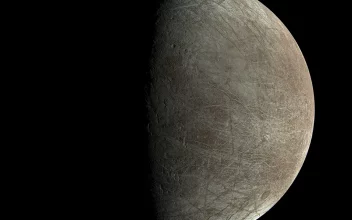 La Luna Europa vista desde la sonda espacial Juno