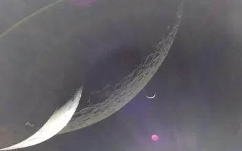 La Luna, la Tierra y el Sol fotografiados por la nave espacial Orión