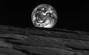 La Tierra y la Luna fotografiadas por el orbitador lunar Danuri