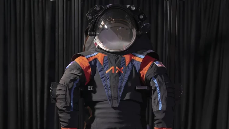 La NASA muestra el traje espacial que van a llevar los astronautas que exploren la Luna