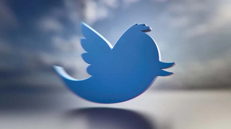 Twitter está eliminando las insignias azules de multitud de cuentas