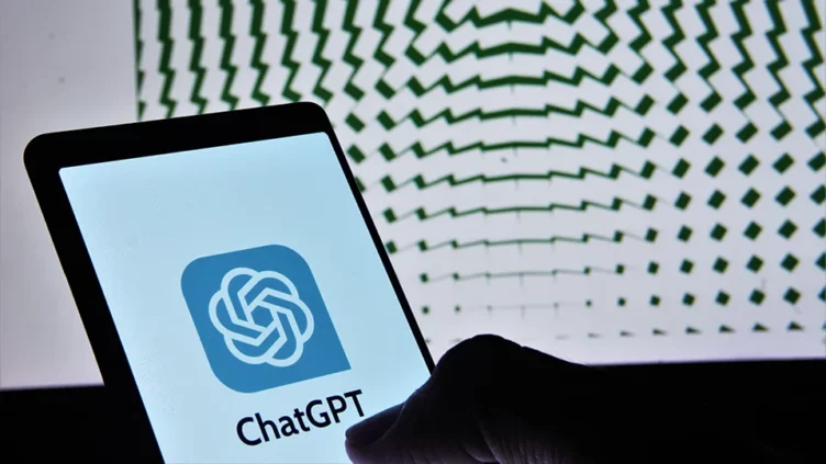 ChatGPT pierde usuarios por primera vez