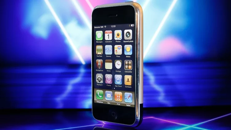 Un iPhone original precintado de 4 GB se vende por 190.372 dólares