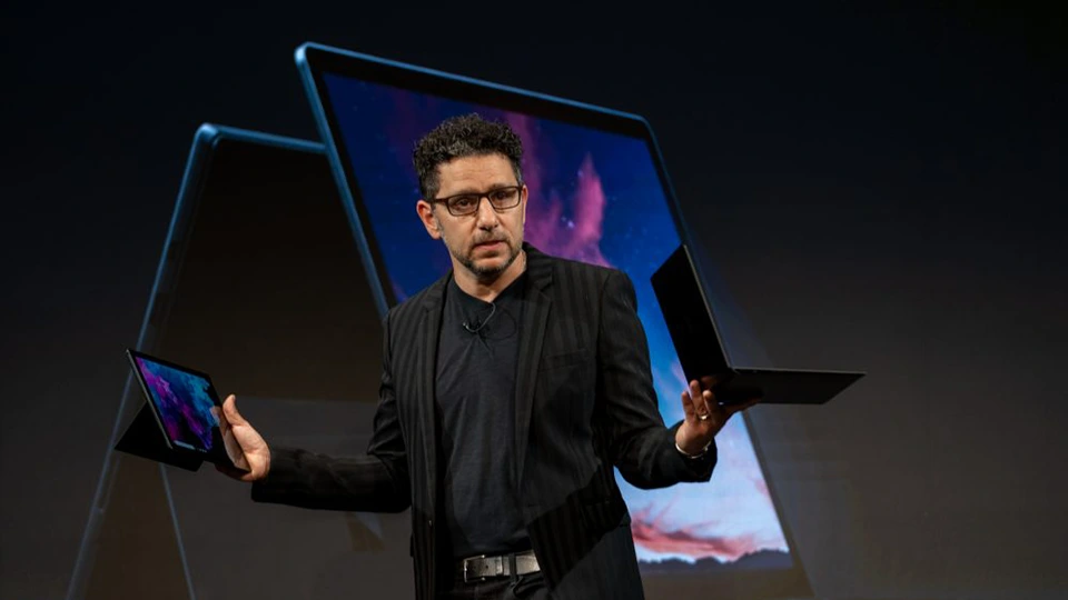 Amazon confirma que ha fichado a Panos Panay, el jefe de desarrollo de Windows 11