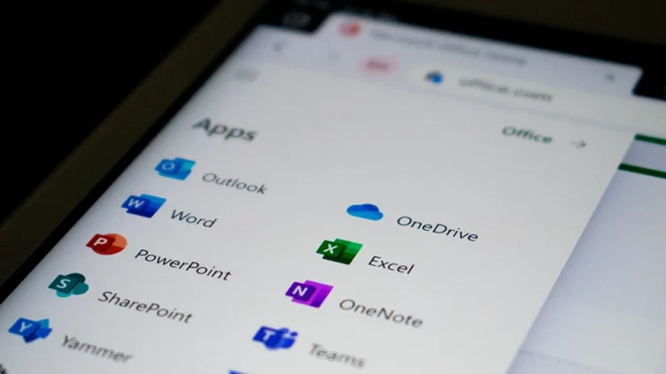 OneDrive estrena nuevo diseño y la integración con el asistente de IA Copilot