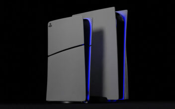 Comparación entre el tamaño de la PS5 Slim y el de la PS5 original