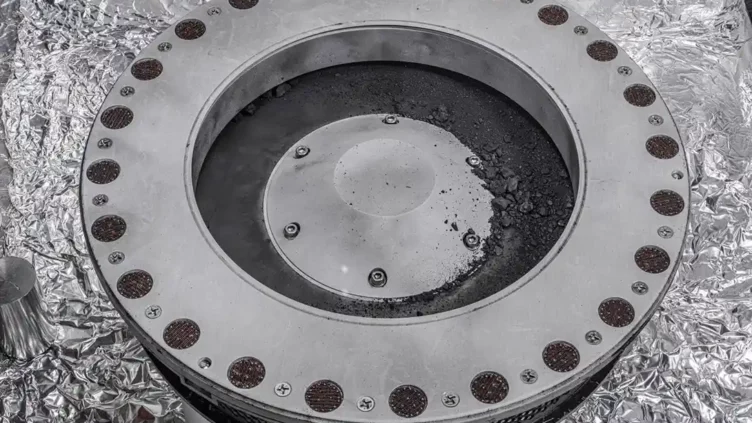 La NASA encuentra agua y carbono en las muestras recogidas del asteroide Bennu
