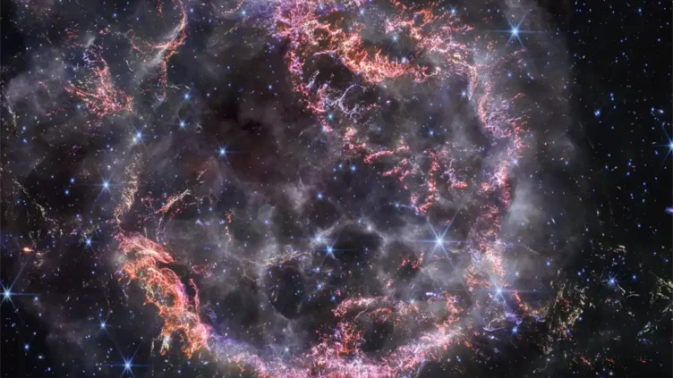 El telescopio espacial James Webb retrata los restos de la supernova Cassiopeia A