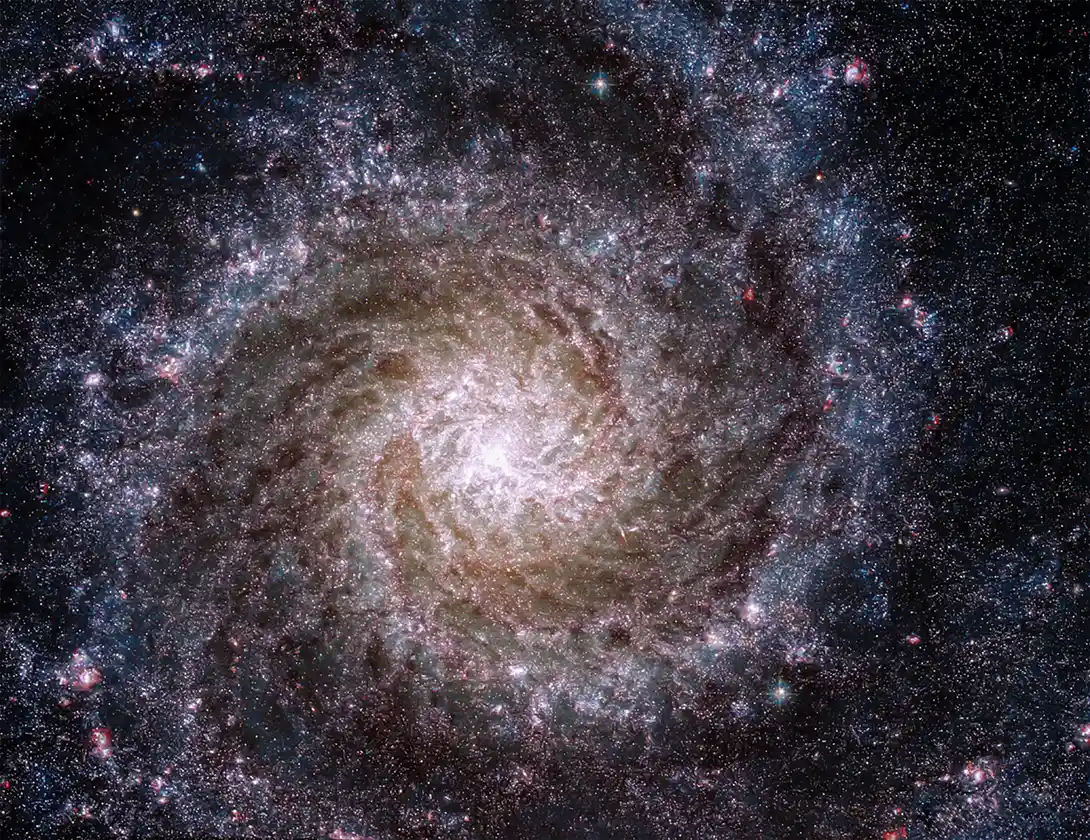 La Galaxia Fantasma fotografiada por el telescopio espacial James Webb