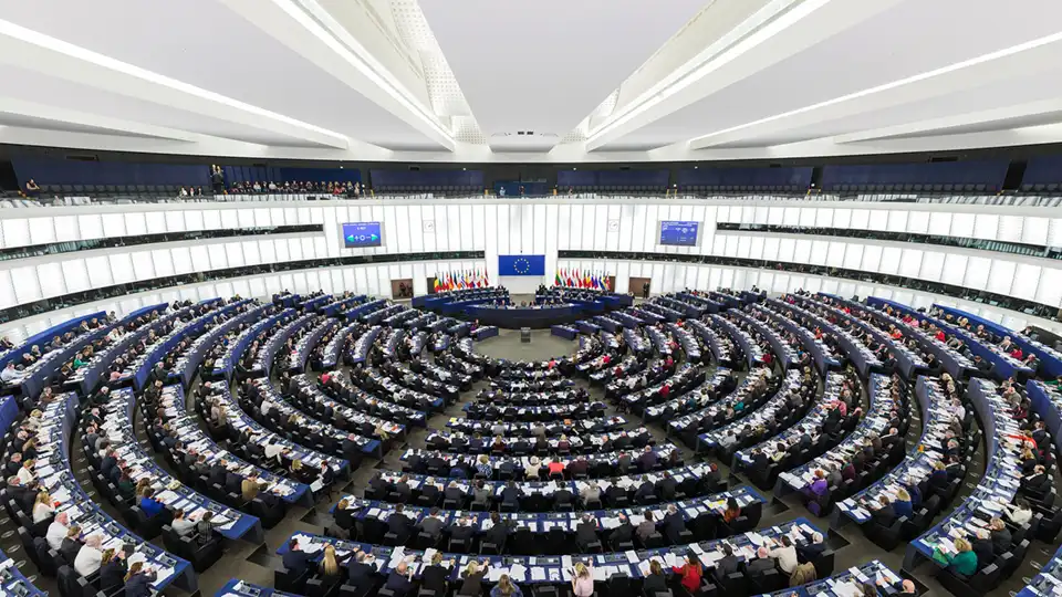 El Parlamento Europeo quiere que Spotify y Apple Music paguen más a los artistas