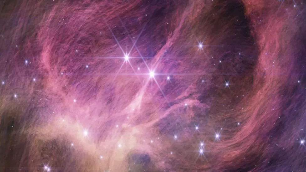 El cúmulo estelar IC 348 visto por el telescopio espacial James Webb