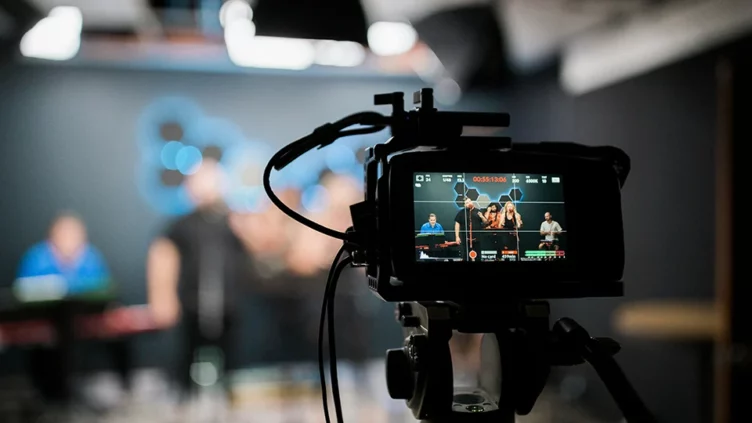 YouTube eleva la edad mínima para emitir streamings hasta los 16 años