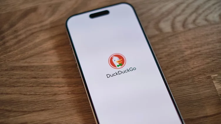 El buscador DuckDuckGo permite bloquear las imágenes generadas por inteligencia artificial